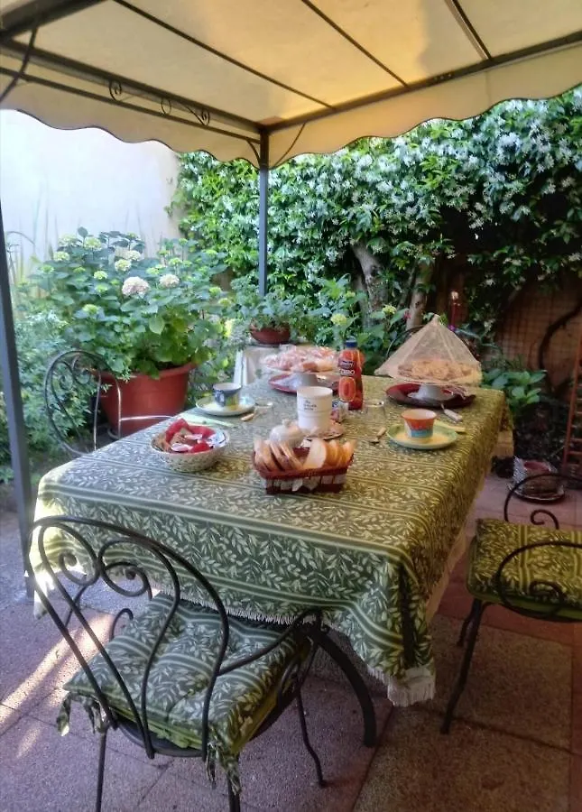 Bed And Breakfast Di Manu Taglio Di Po Bed & Breakfast
